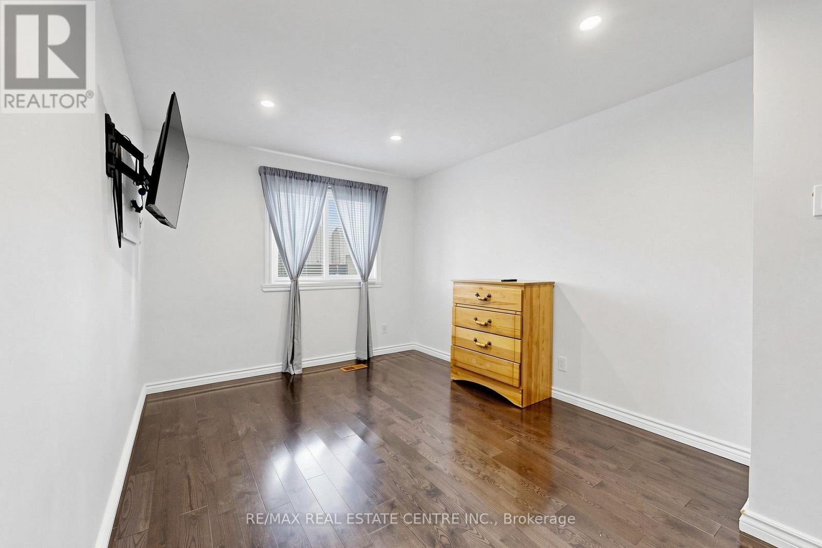 1 HAWKINS COURT - Image 21