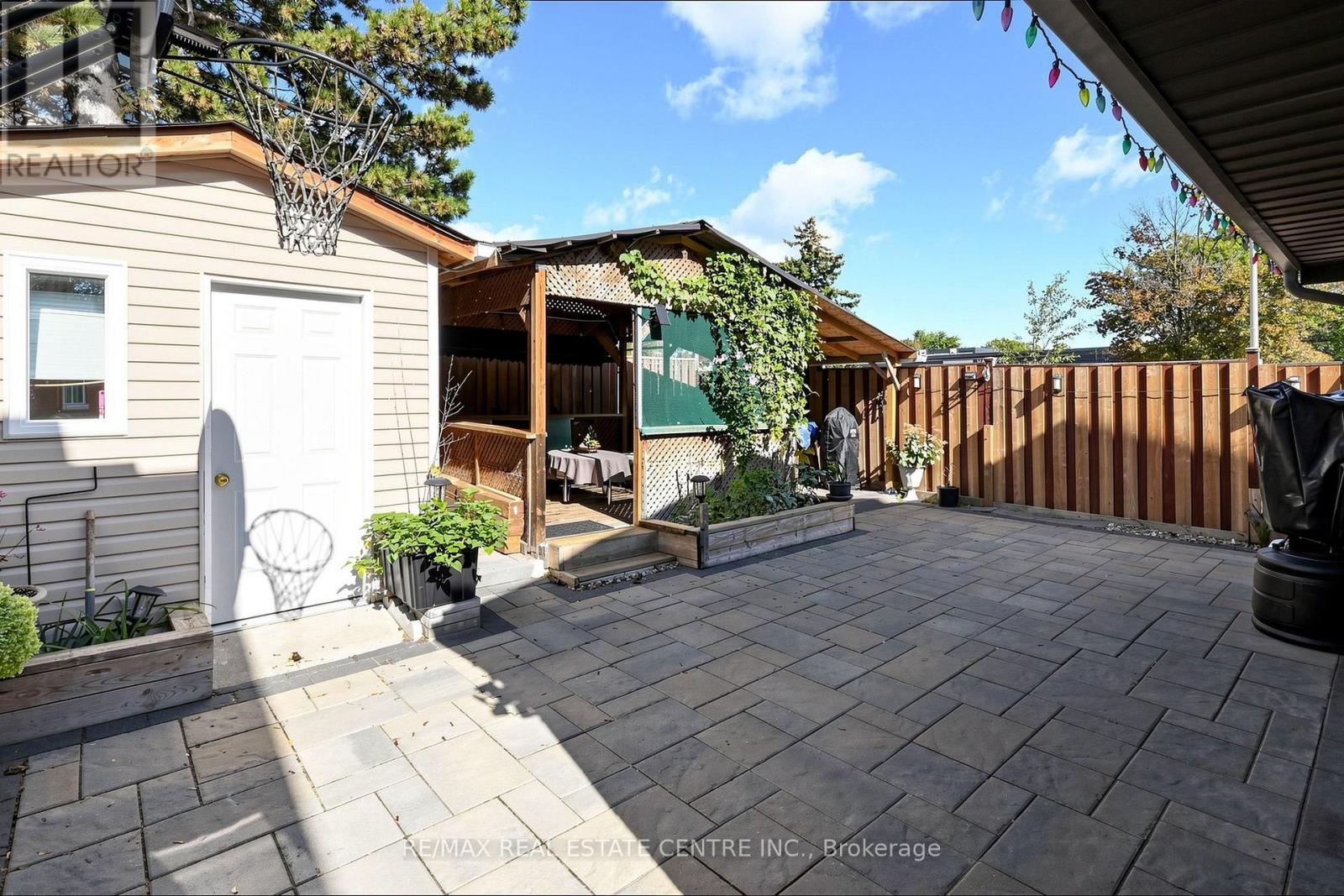 1 HAWKINS COURT - Image 36