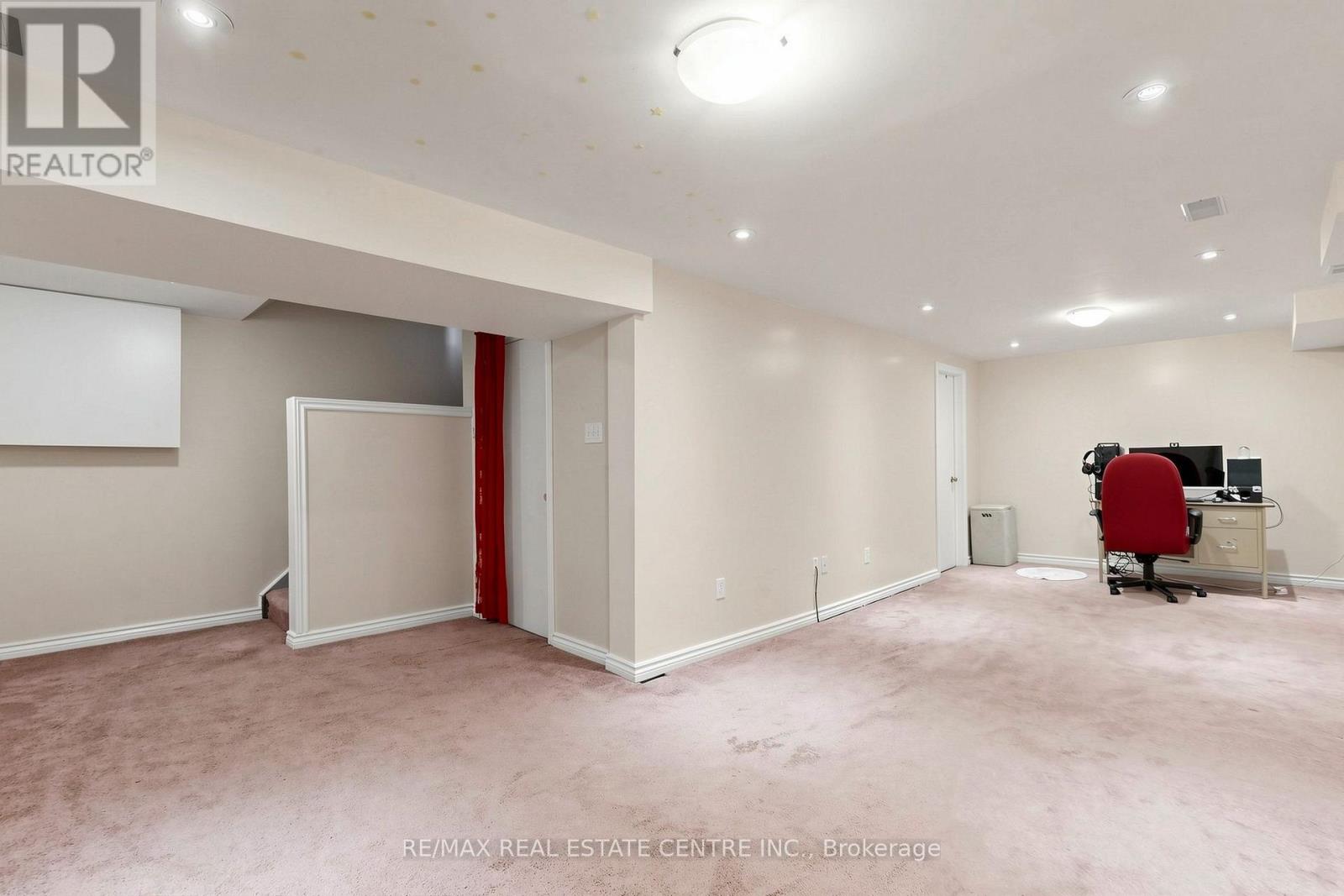 1 HAWKINS COURT - Image 30