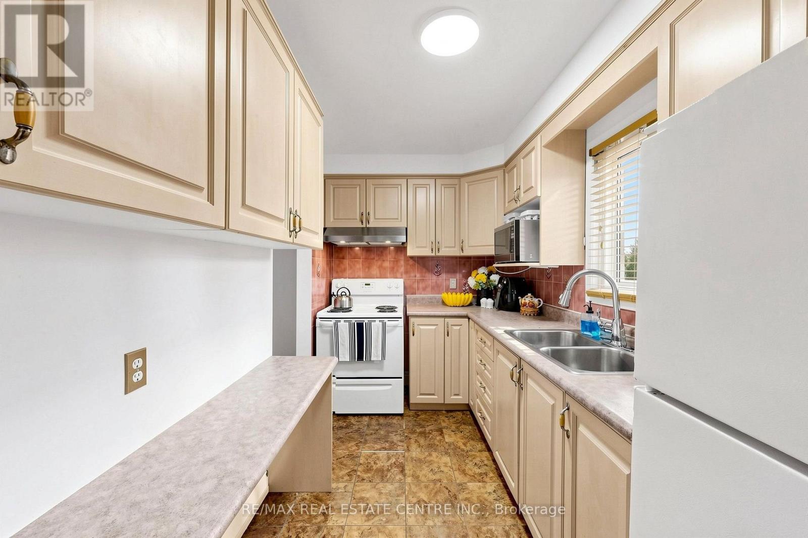 1 HAWKINS COURT - Image 11