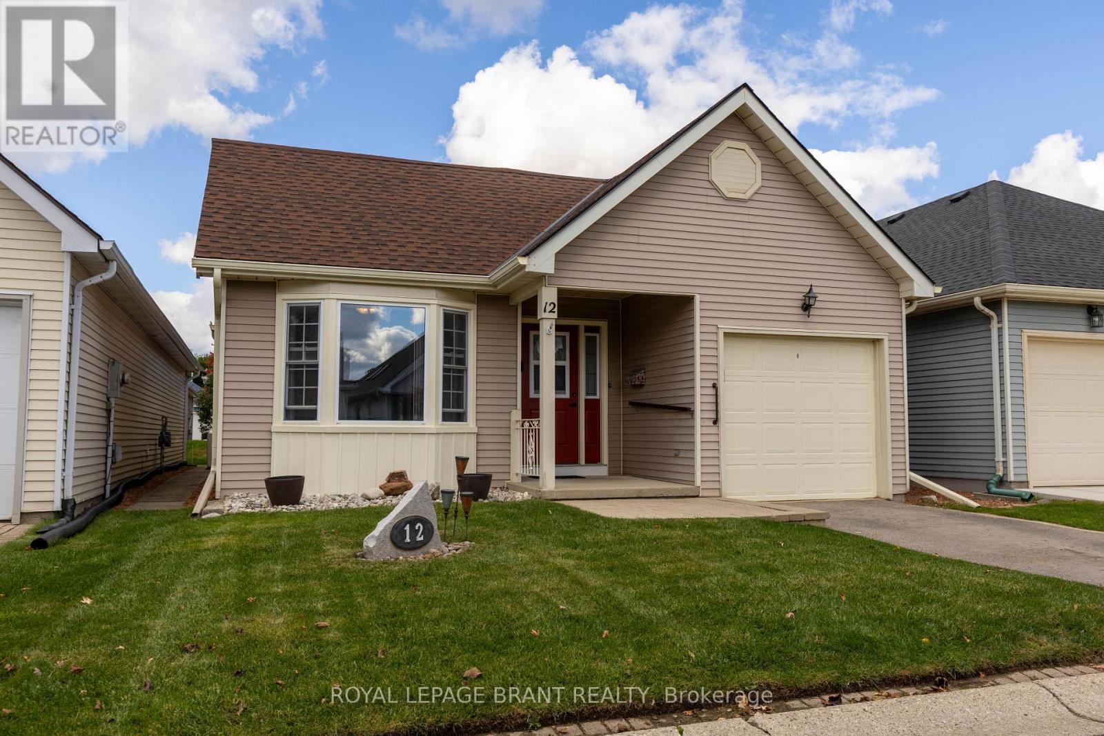 12 HAWKINS CRESCENT - 2