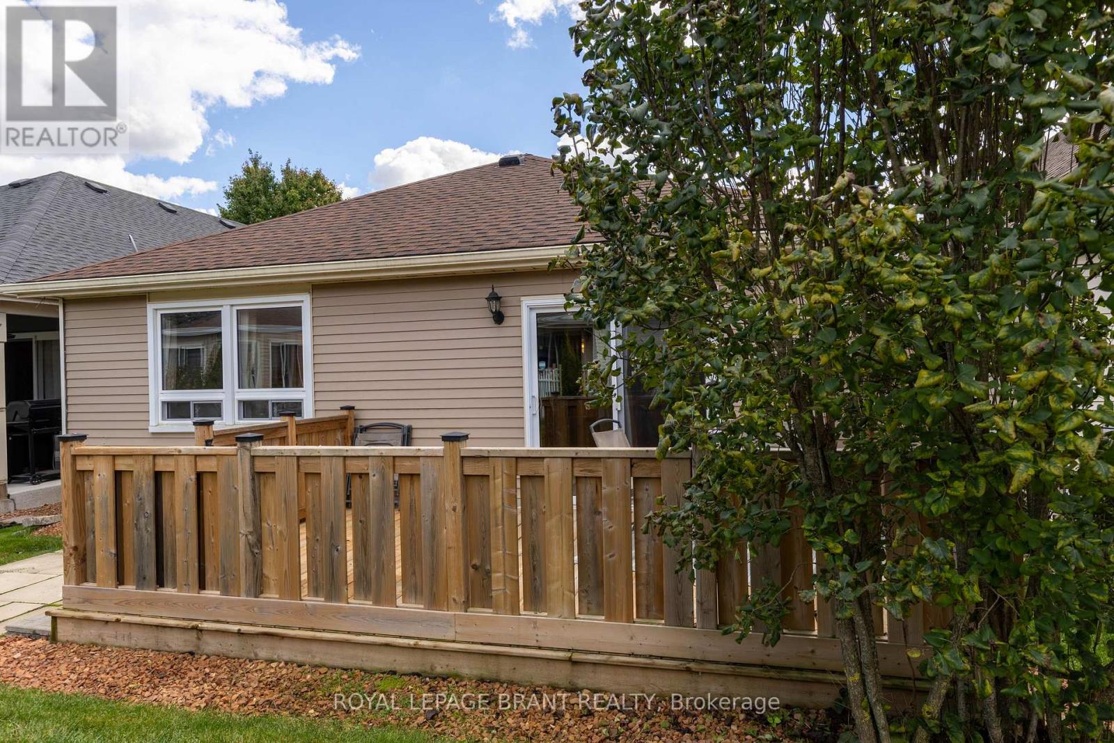 12 HAWKINS CRESCENT - 27