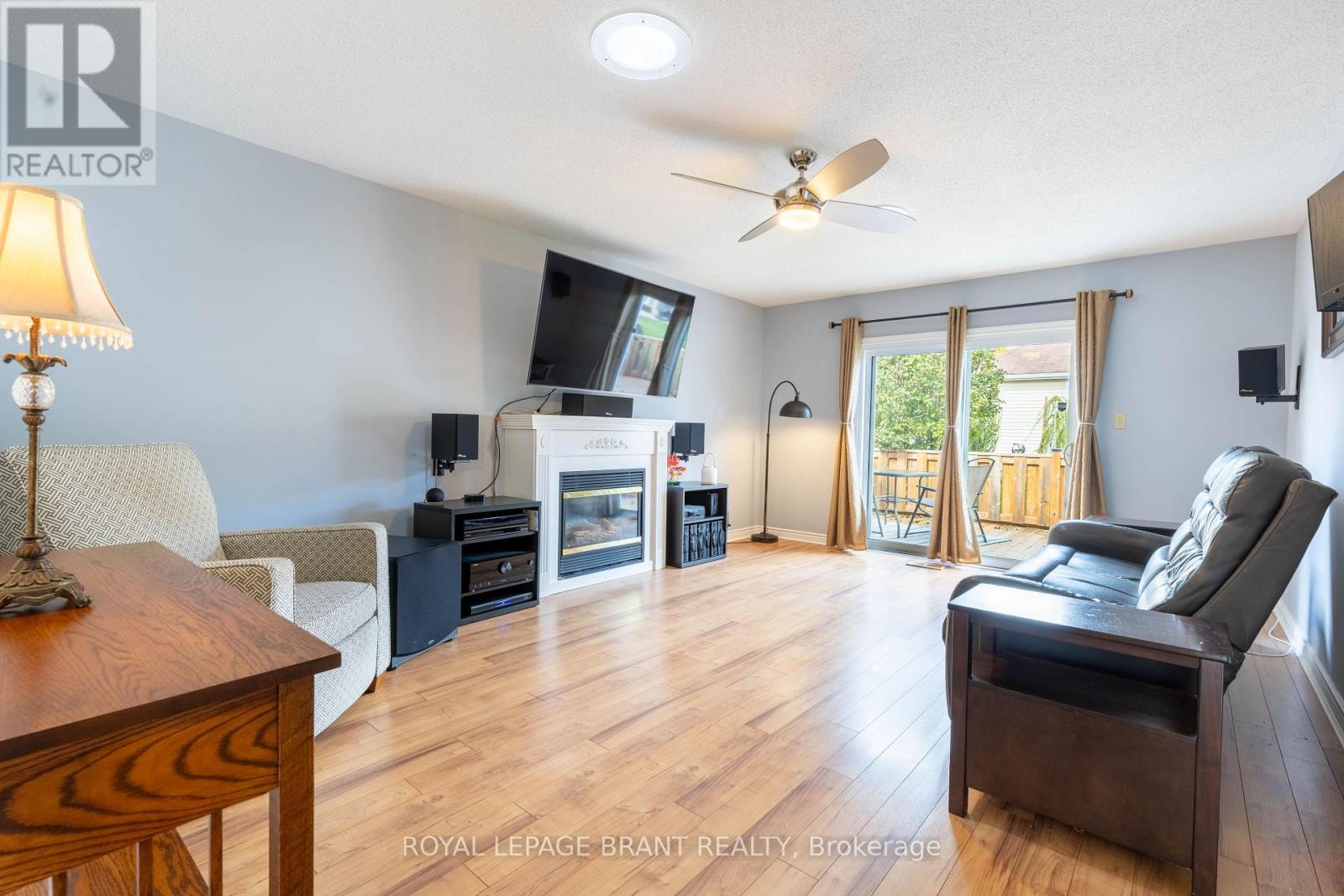 12 HAWKINS CRESCENT - 5