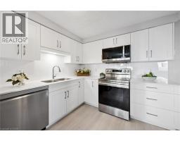 78 Foxglove Crescent, Kitchener, ON N2E3Y8 Photo 12