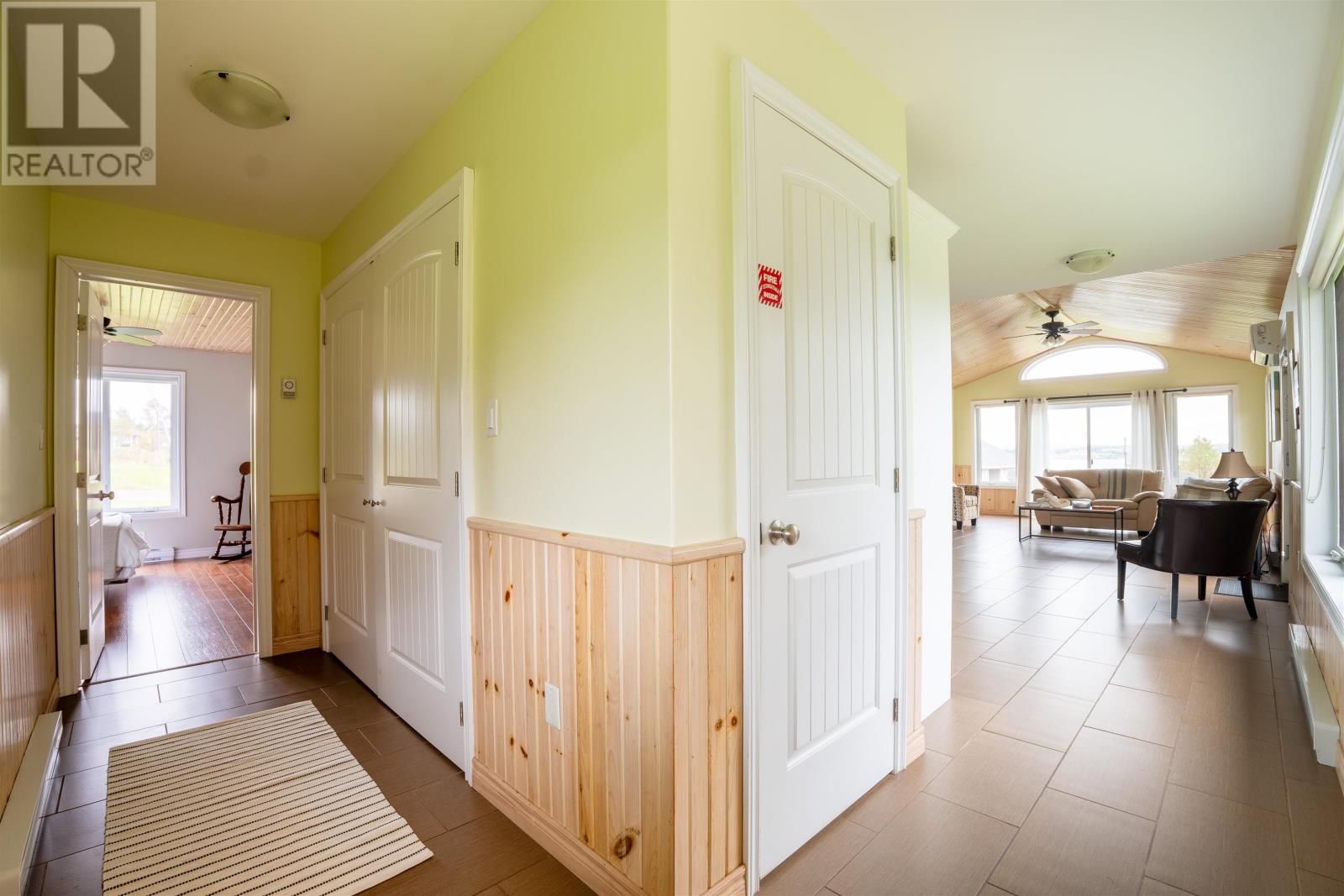 25 BURNS Avenue - Image 24