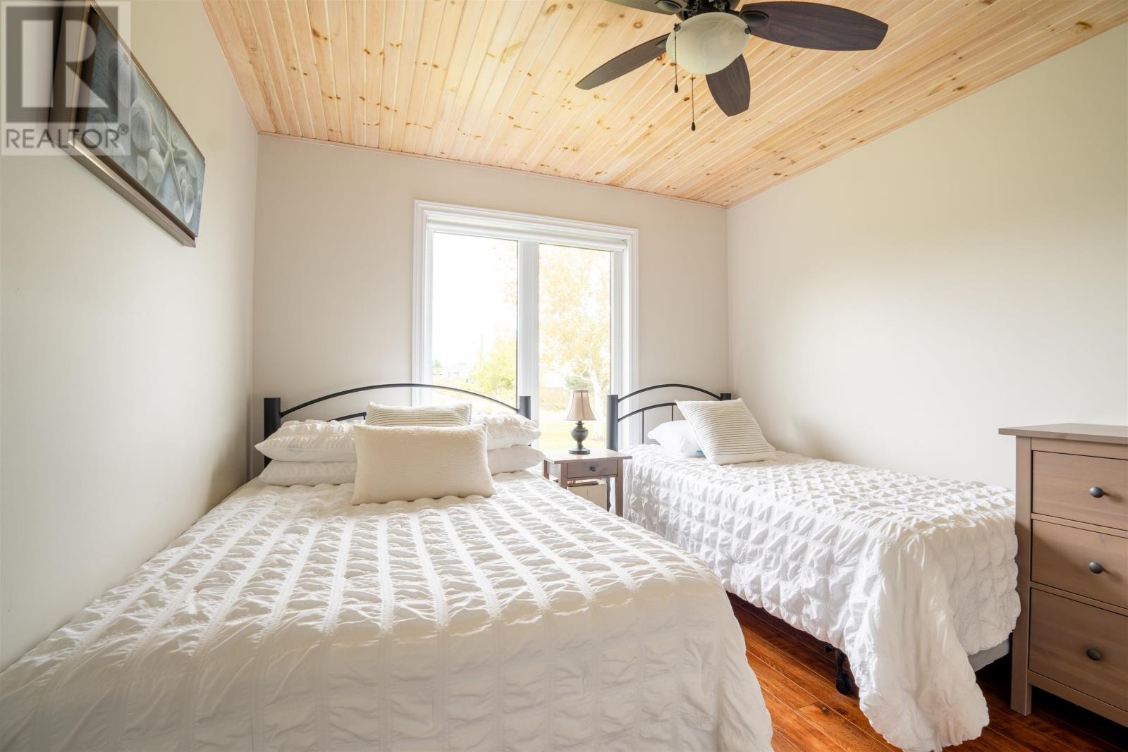 25 BURNS Avenue - Image 37