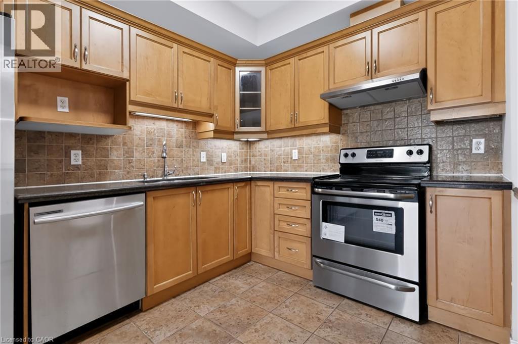 488 Stonehenge Drive — photo 15