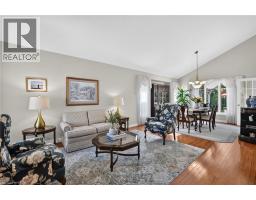 Living room/Dining room - 39 Bellstone Lane, Glanbrook, ON L0R1W0 Photo 13