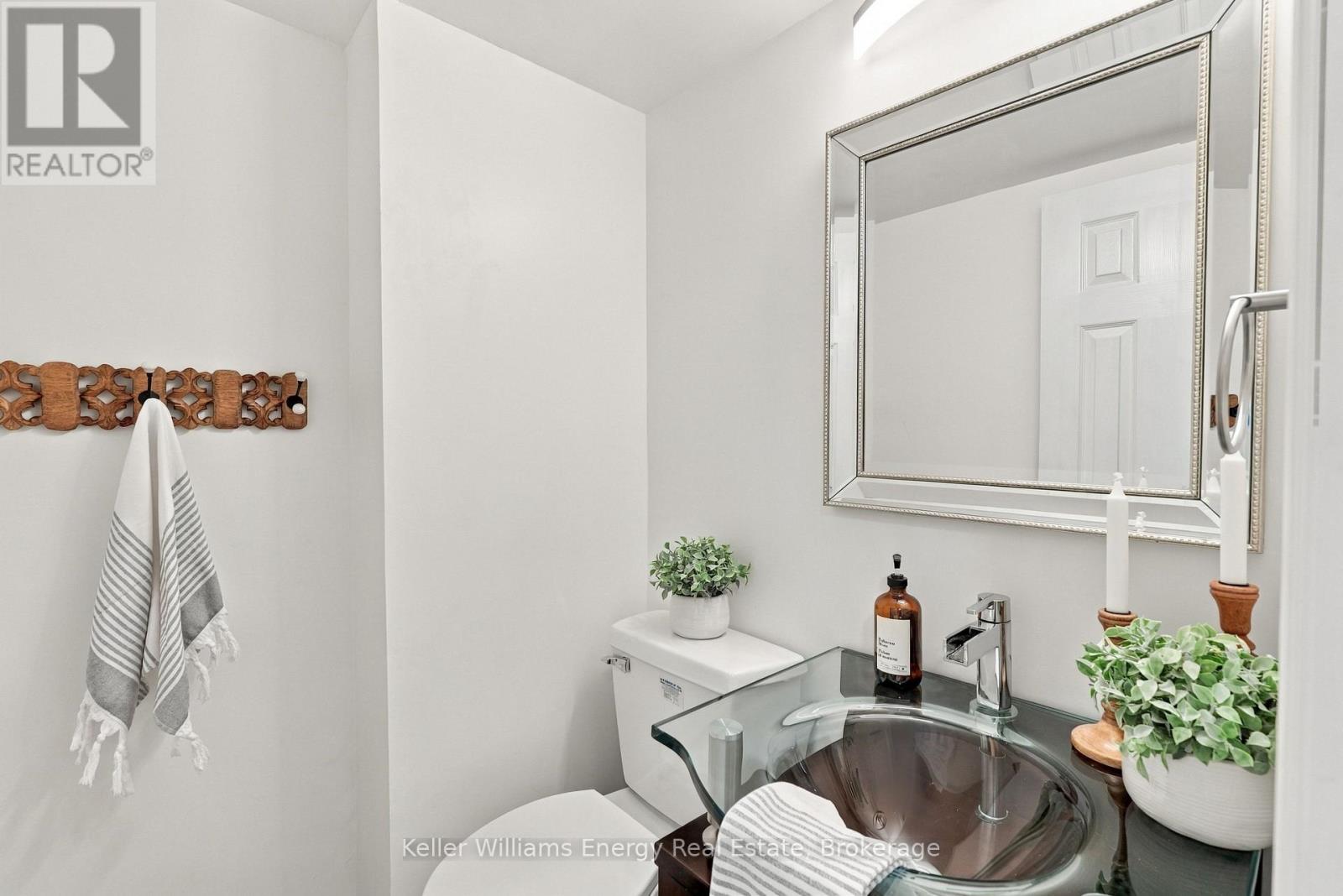 6 Overbank Drive, Oshawa, ON photo 38