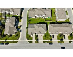 Bedroom 2 - 47 - 2902 Tokala Trail, London North, ON N6G0T9 Photo 6