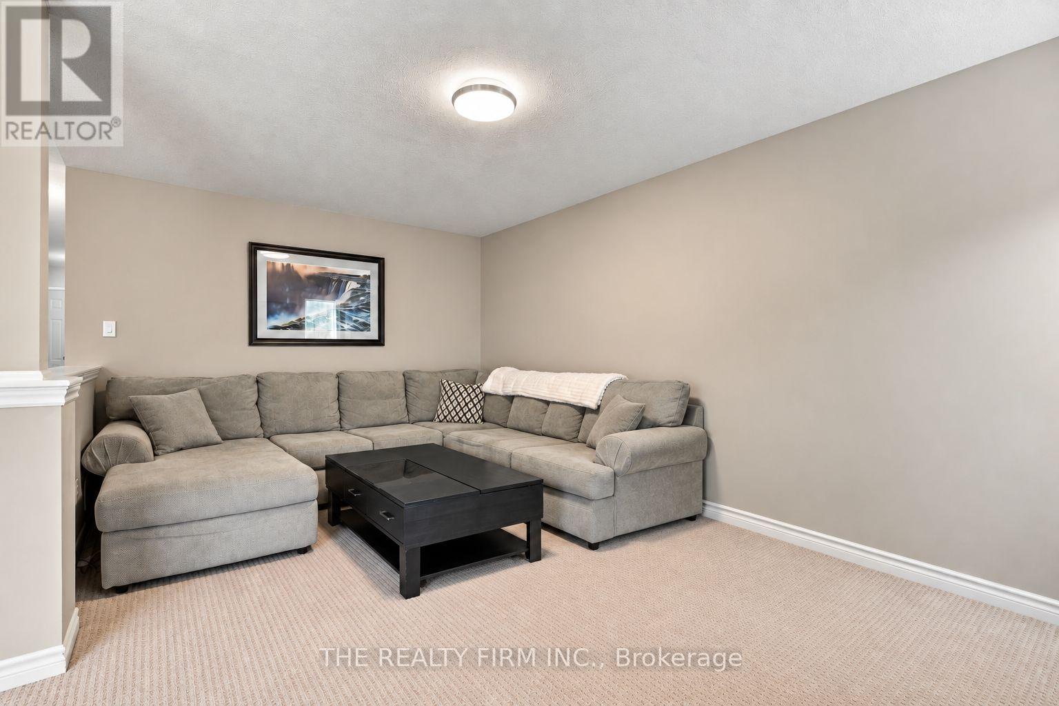 884 REEVES AVENUE - Image 19
