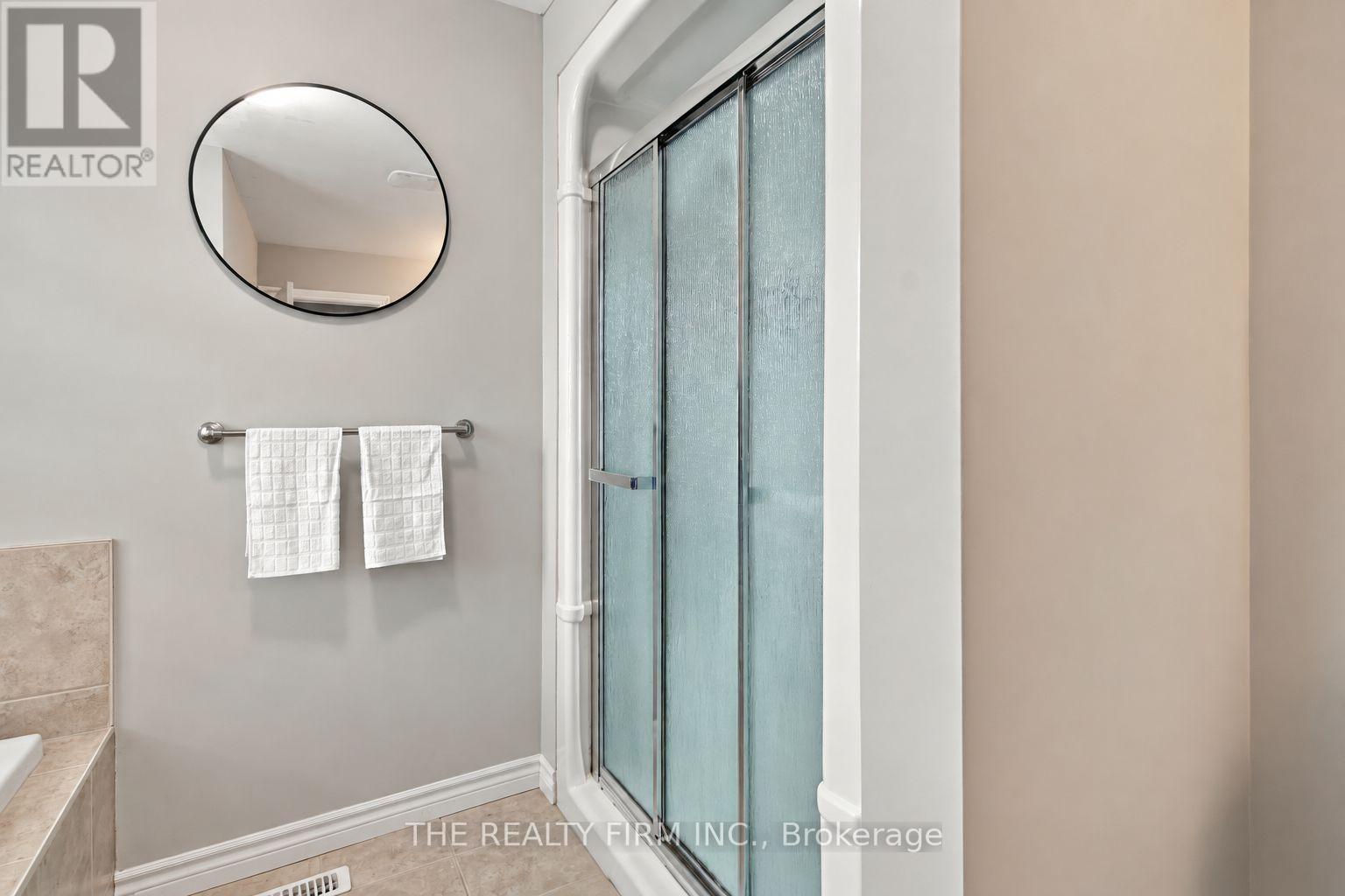 884 REEVES AVENUE - Image 30