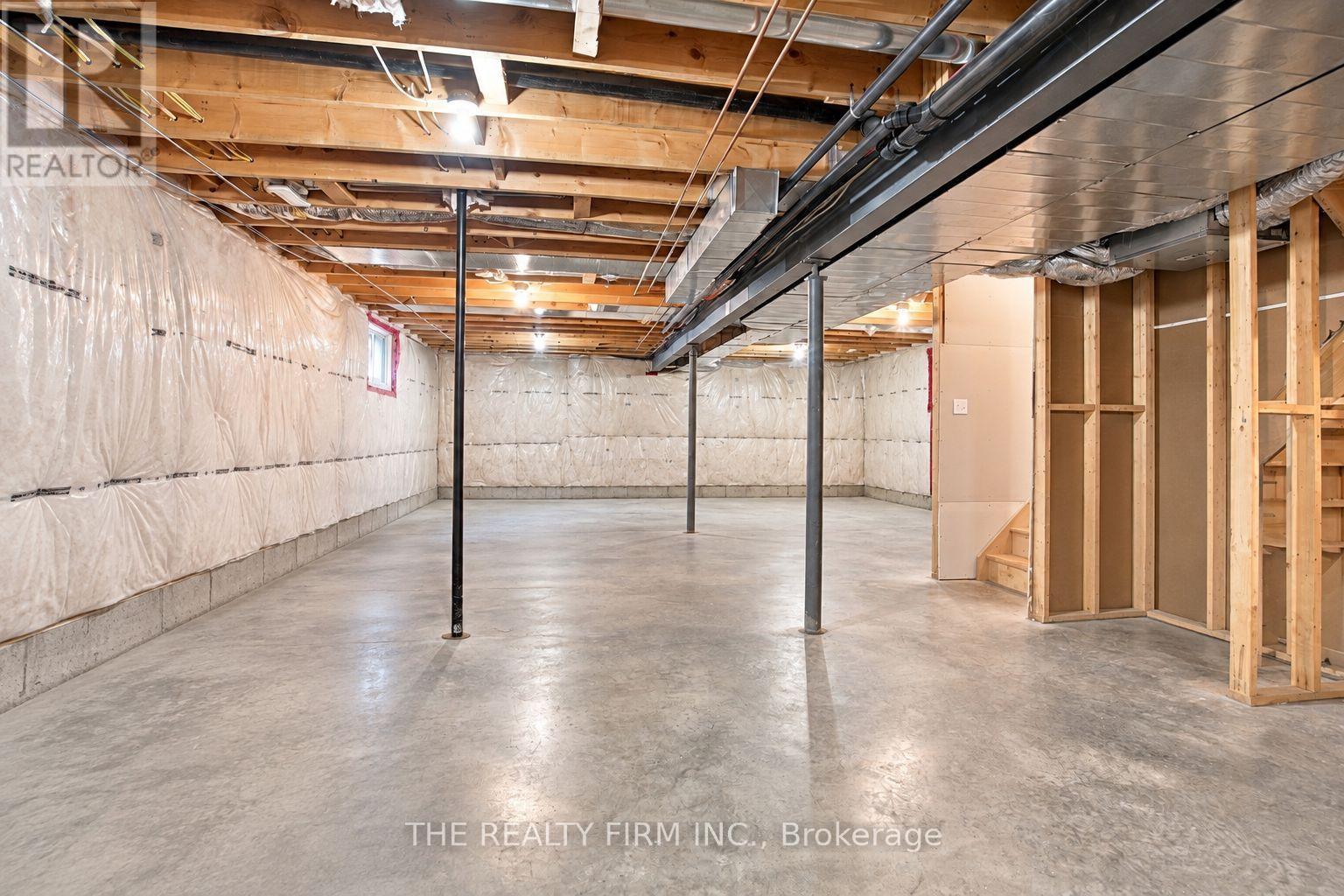884 REEVES AVENUE - Image 39