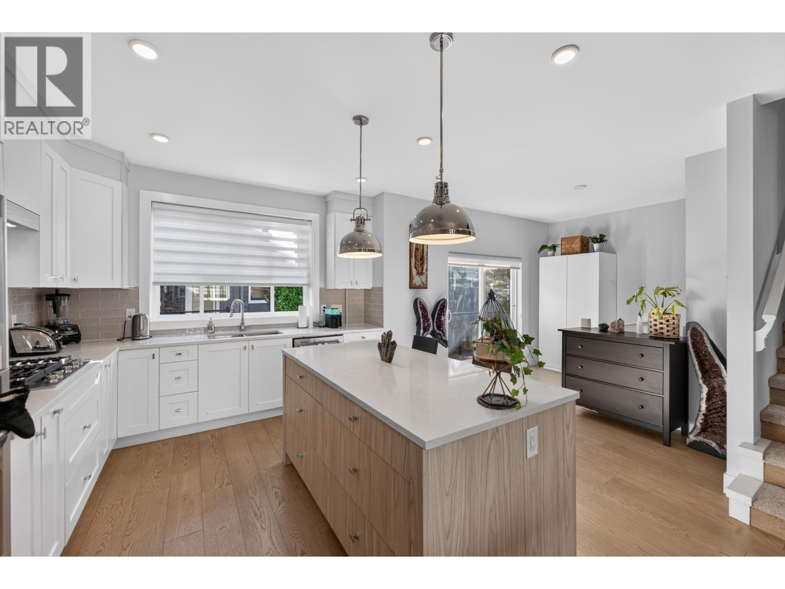 Photo of 34 5377 8A AVENUE 35