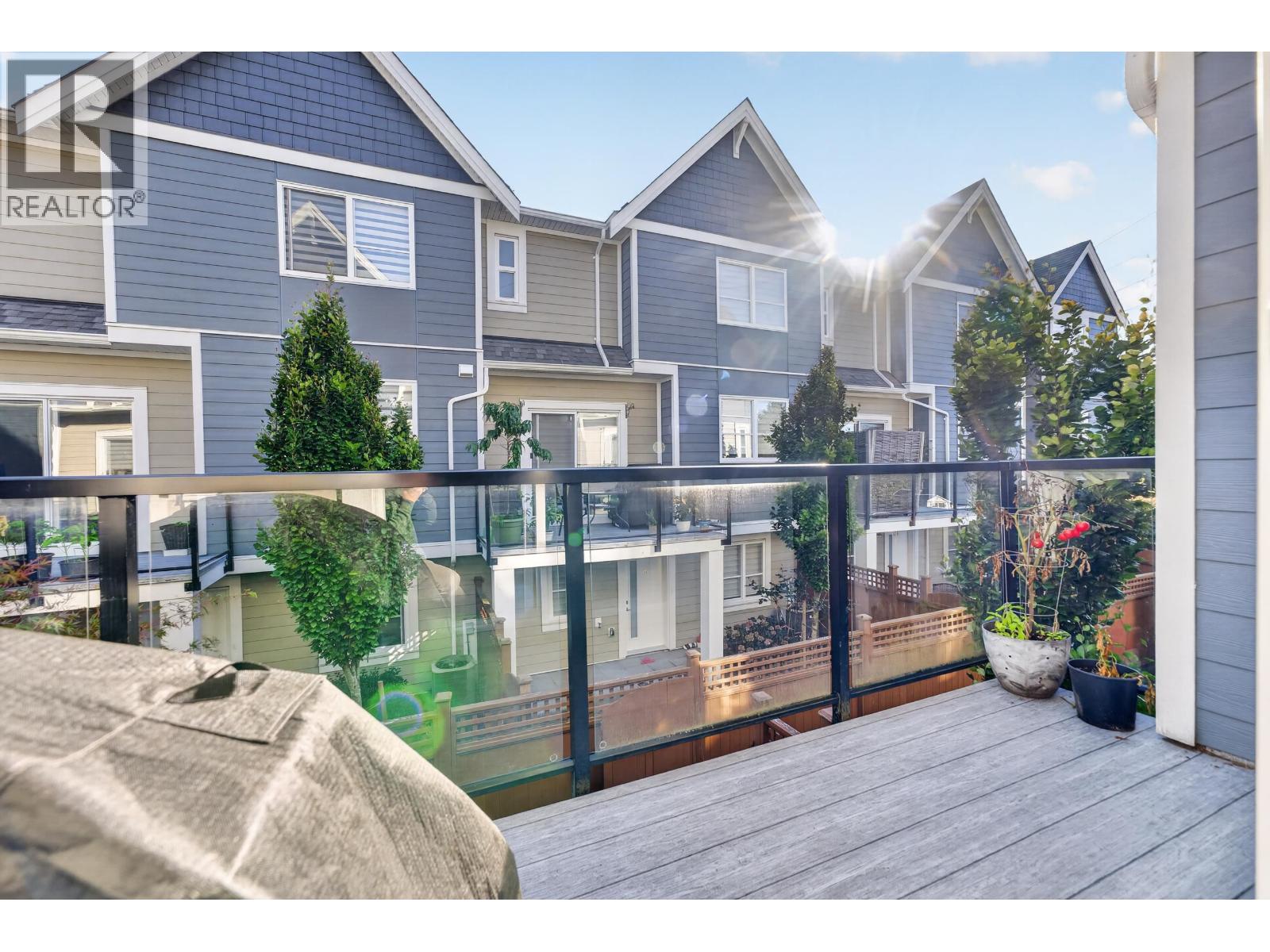 Photo of 34 5377 8A AVENUE 34