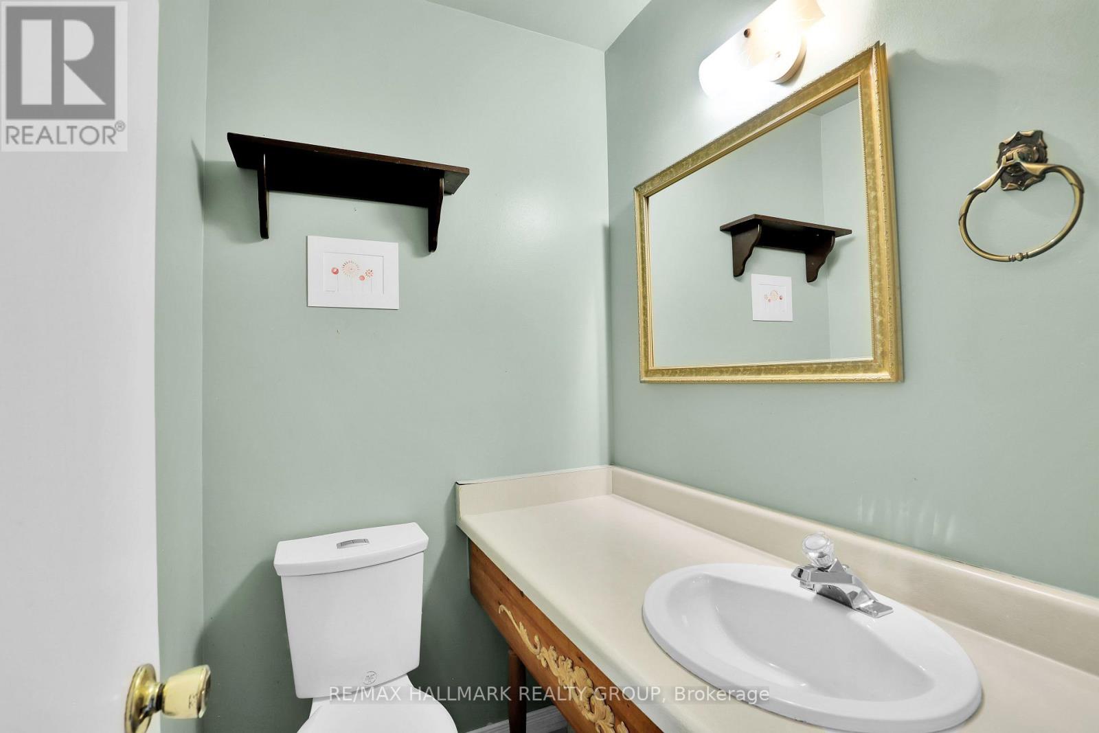 924 DYNES ROAD - 14