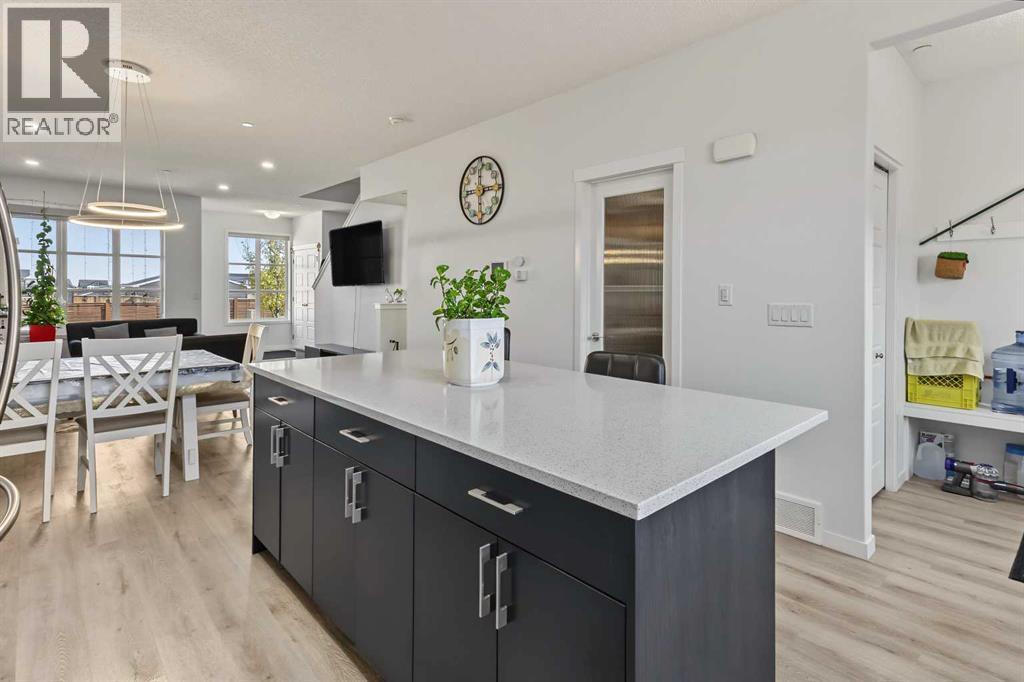 16 Howse Crescent NE - 12