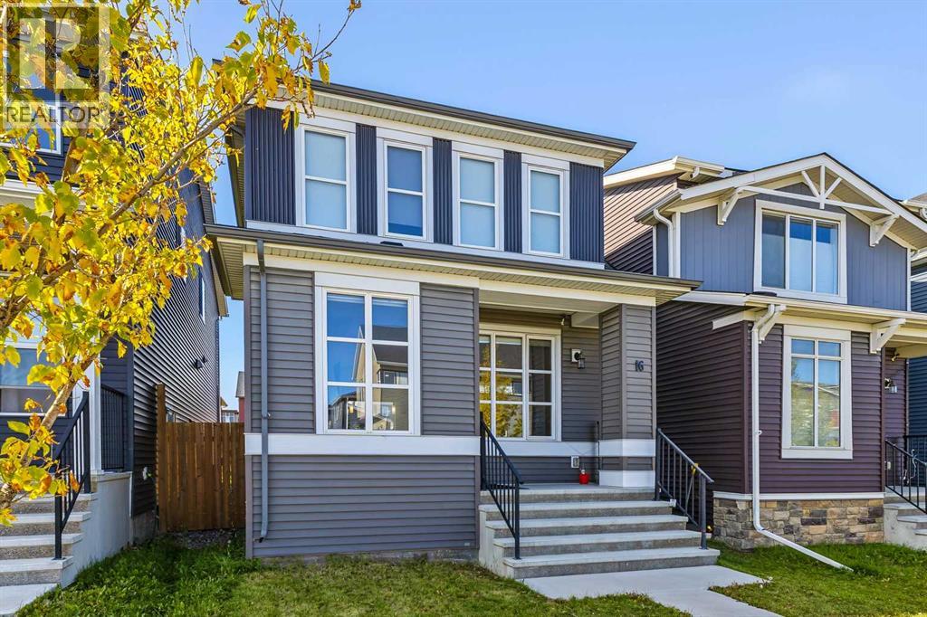 16 Howse Crescent NE - 2
