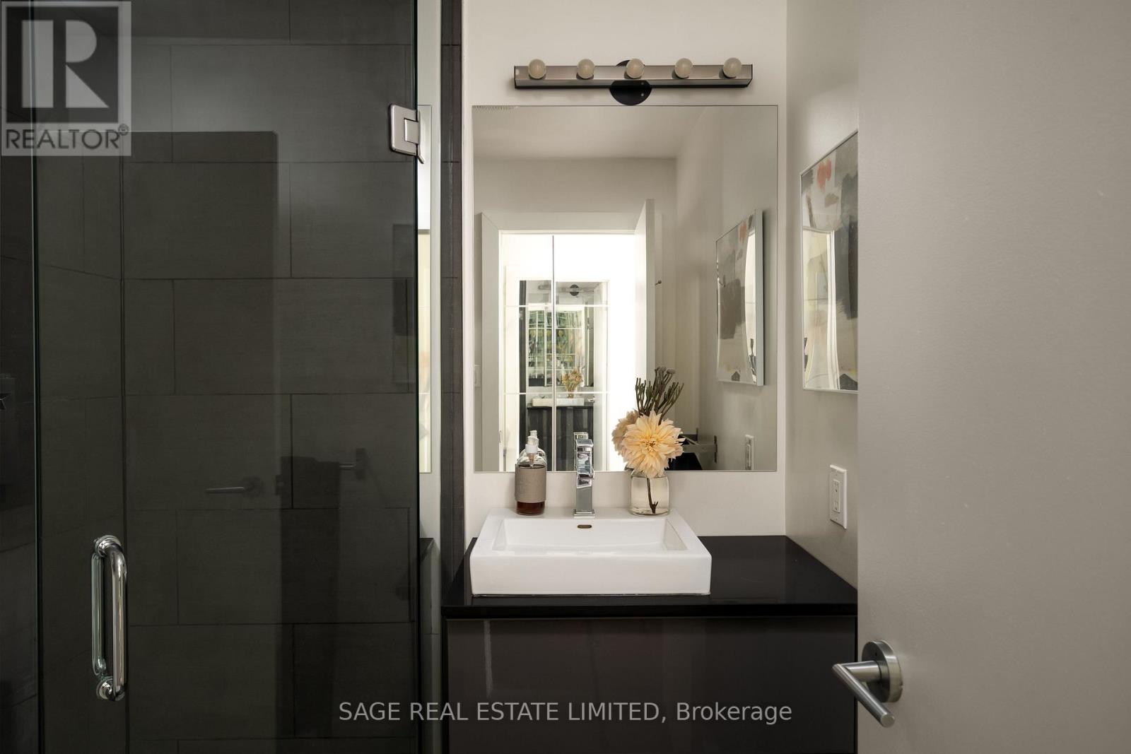 15 Crocker Avenue, Toronto, ON photo 21