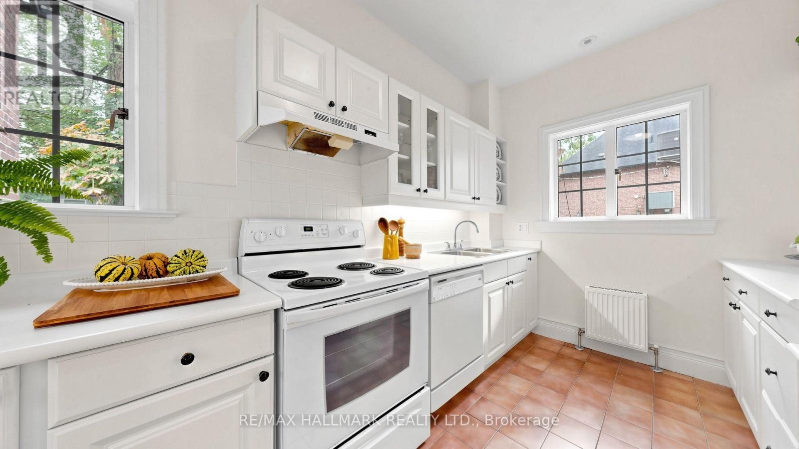 12 Ancroft Place, Toronto, ON photo 12