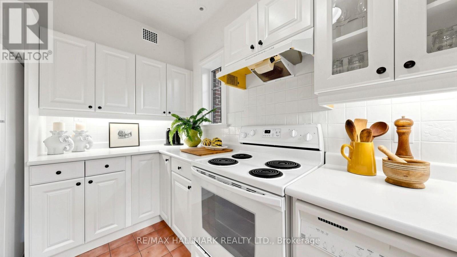 12 ANCROFT PLACE - 16