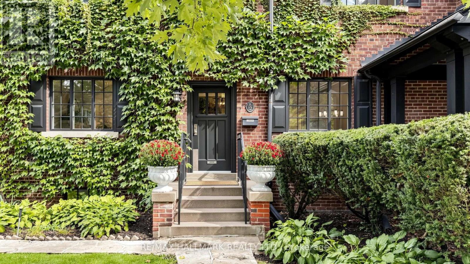 12 Ancroft Place, Toronto, ON photo 4