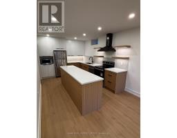 Walk Out - 22 Austin Terrace, Toronto, ON M5R1X9 Photo 8