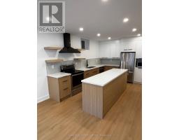 Walk Out - 22a Austin Terrace, Toronto, ON M5R1X9 Photo 7