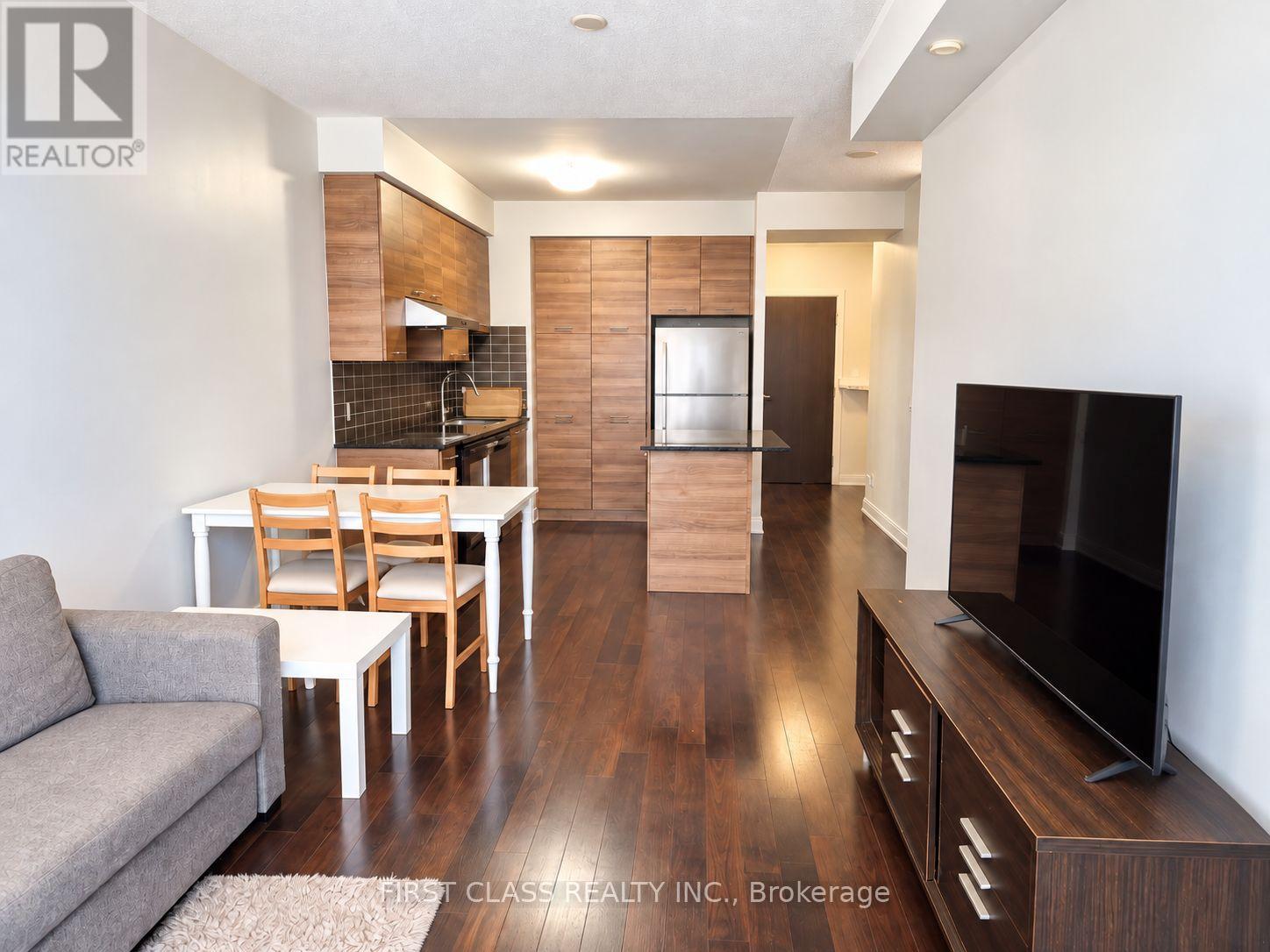 2216- 135 Village Green Square, Toronto, ON photo 4