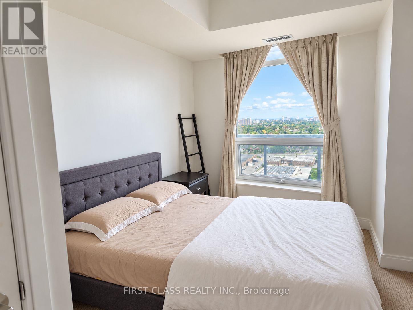 2216- 135 Village Green Square, Toronto, ON photo 9