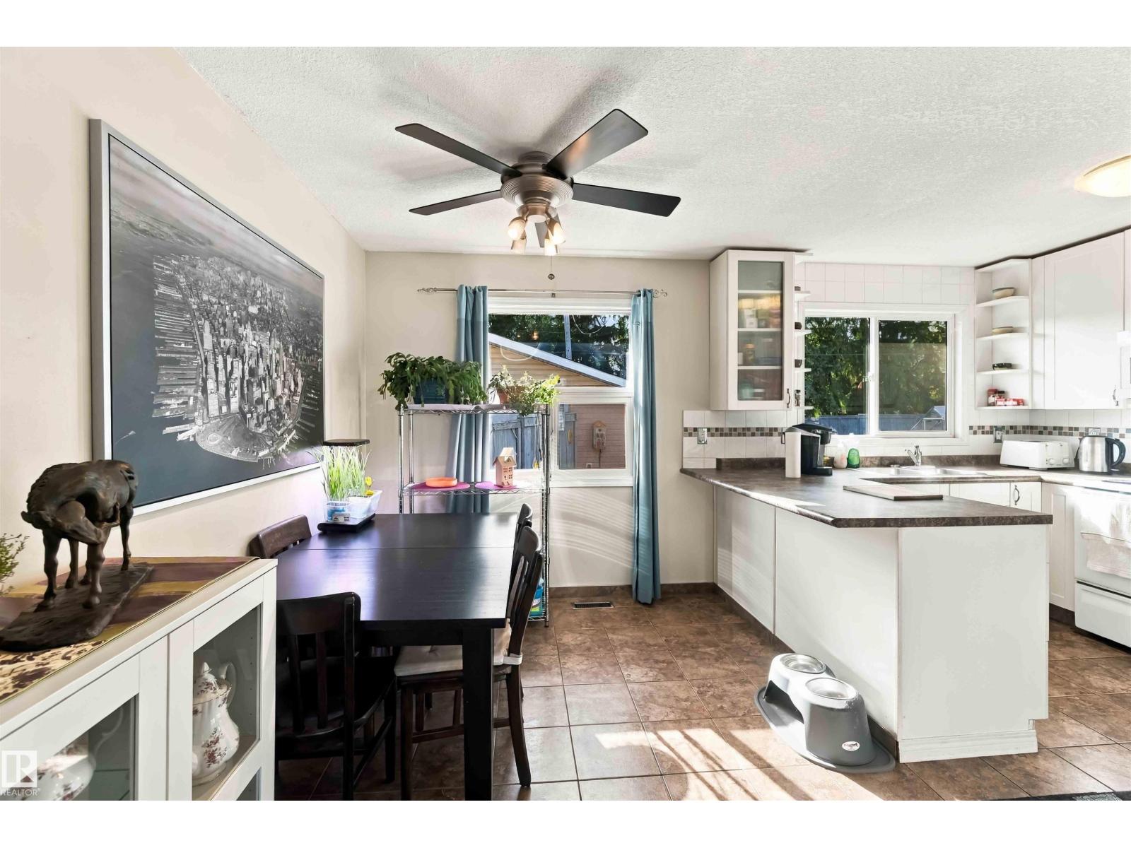 5803 52 AV - Image 8