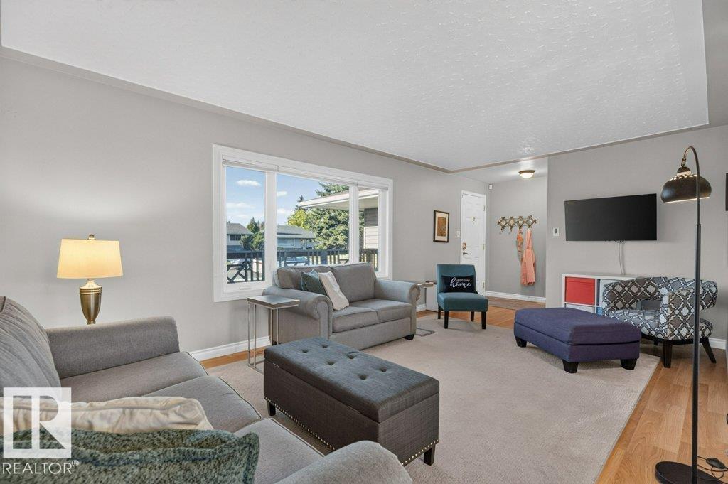 5412 90A AV NW - 8