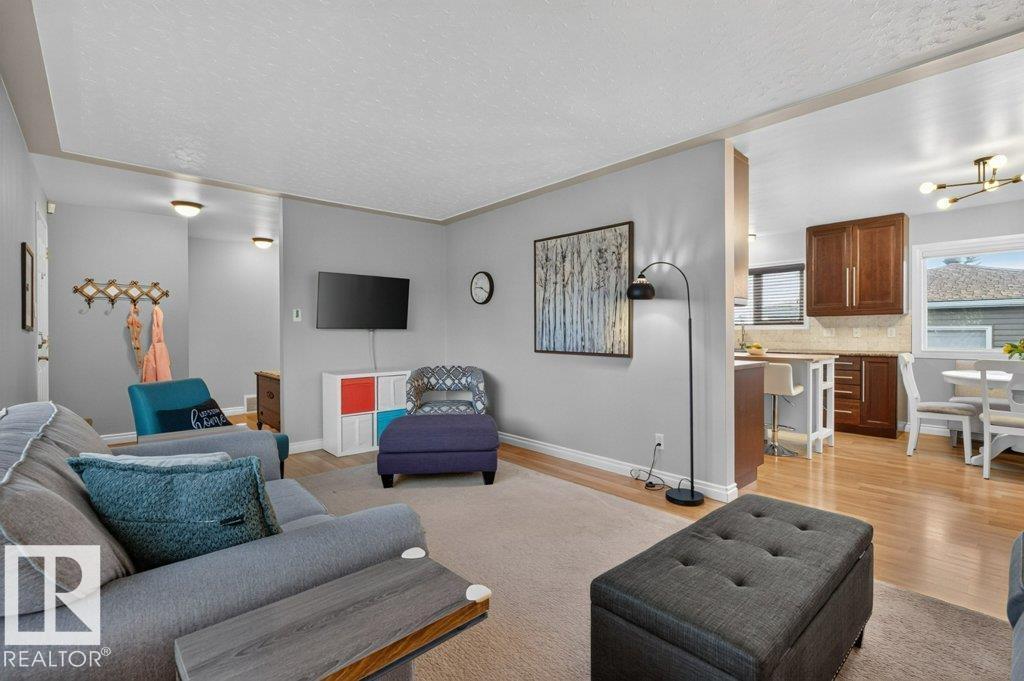 5412 90A AV NW - 9