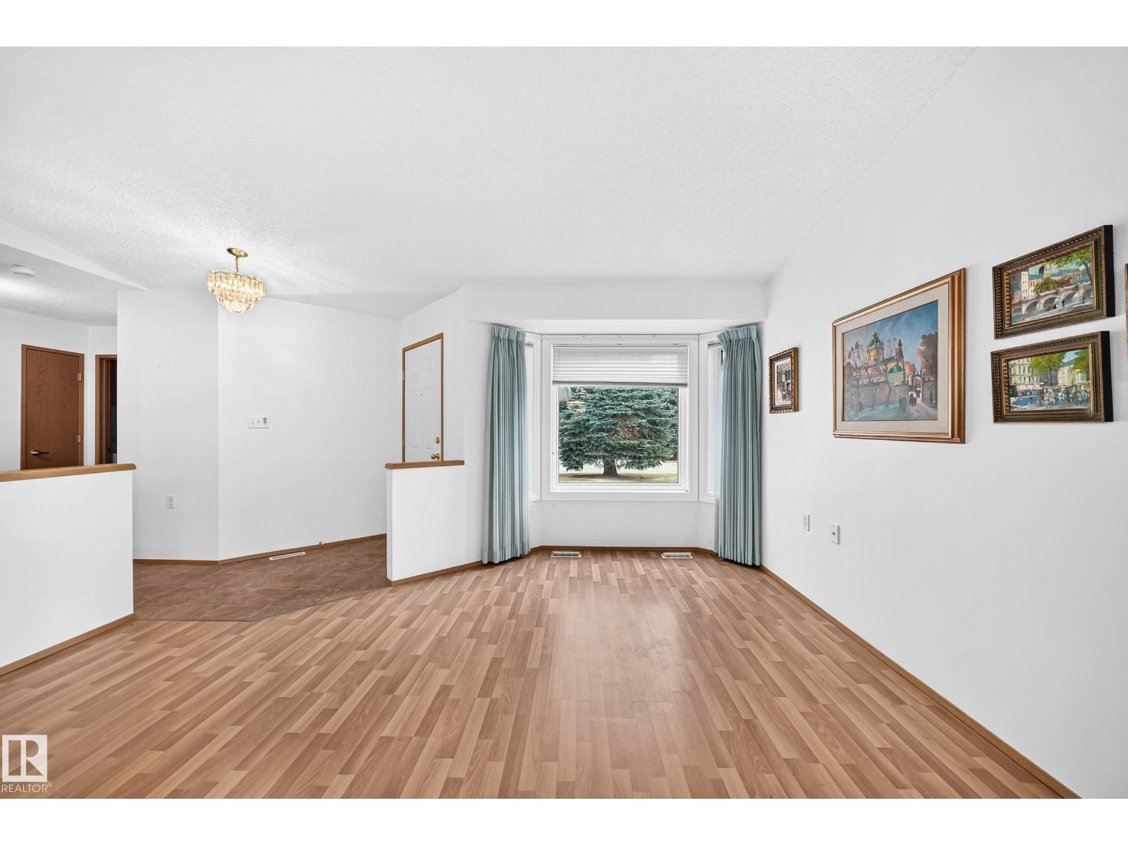 6526 158 AV NW - 28