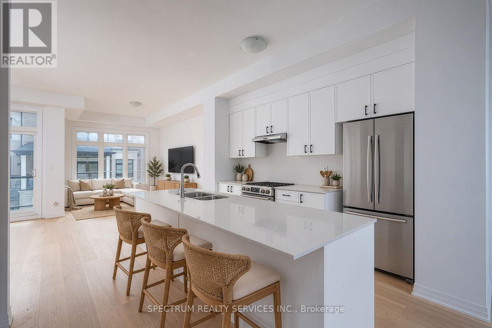 110 DE LA ROCHE DRIVE - 13