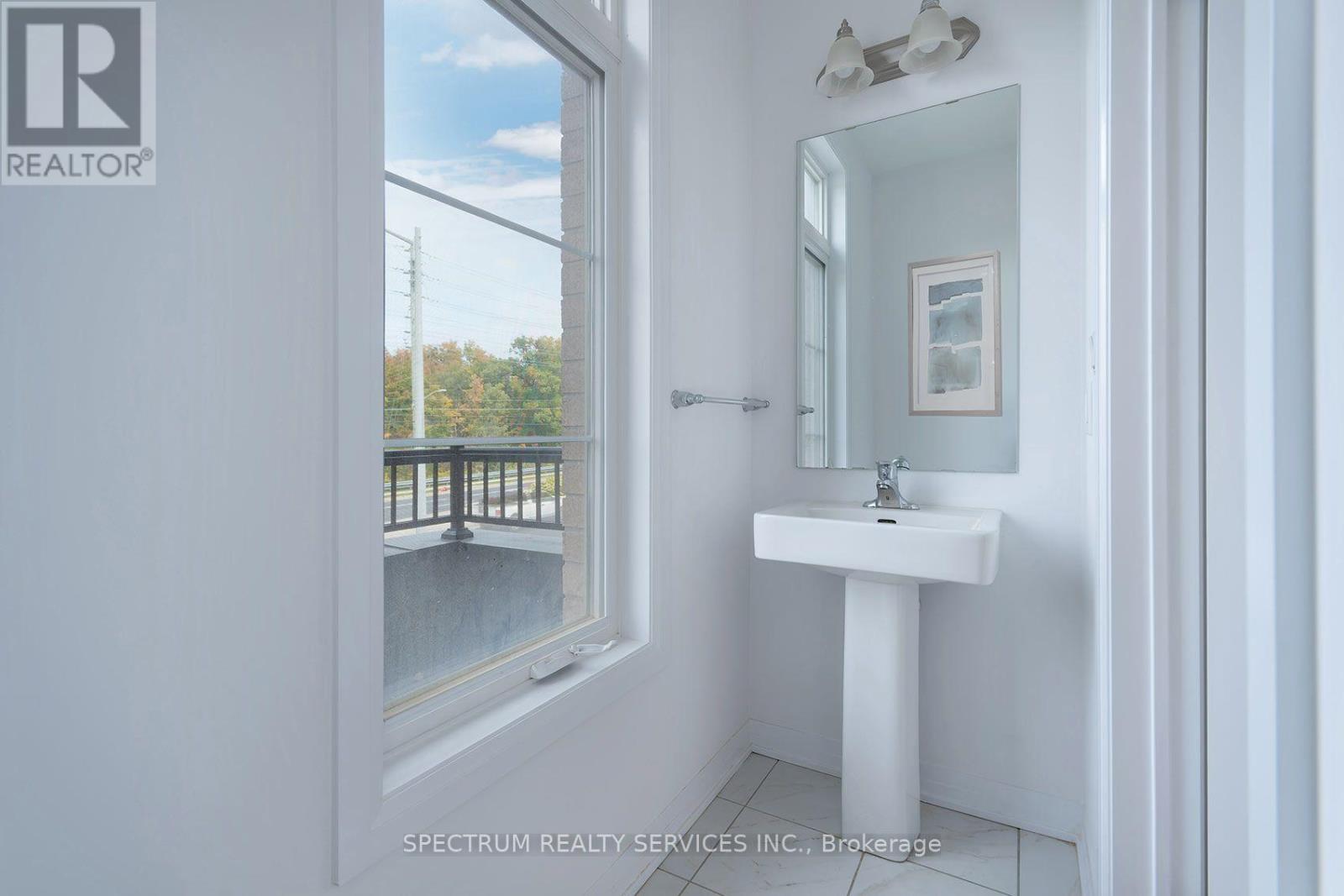 110 DE LA ROCHE DRIVE - 16
