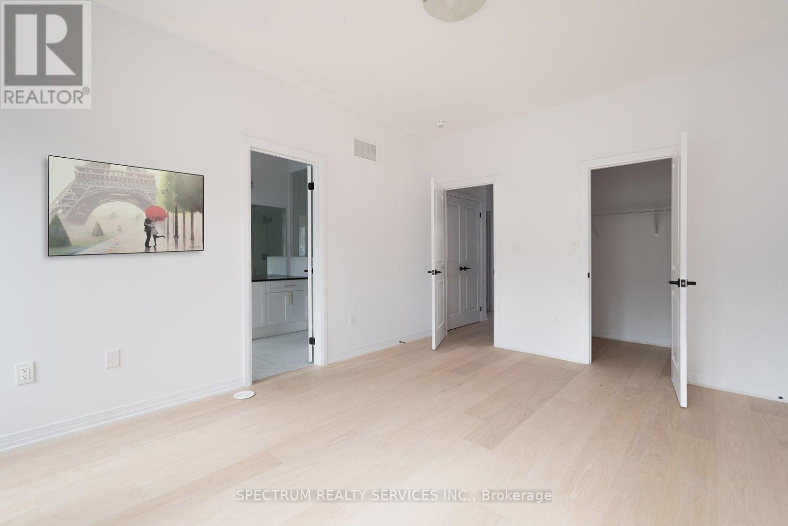 110 DE LA ROCHE DRIVE - 19