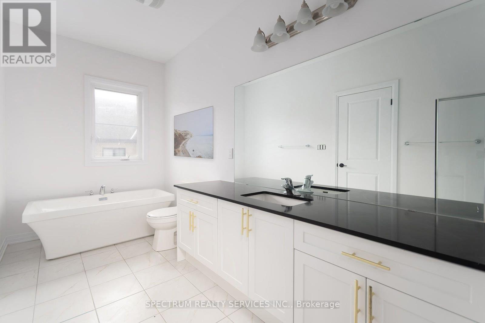 110 DE LA ROCHE DRIVE - 21