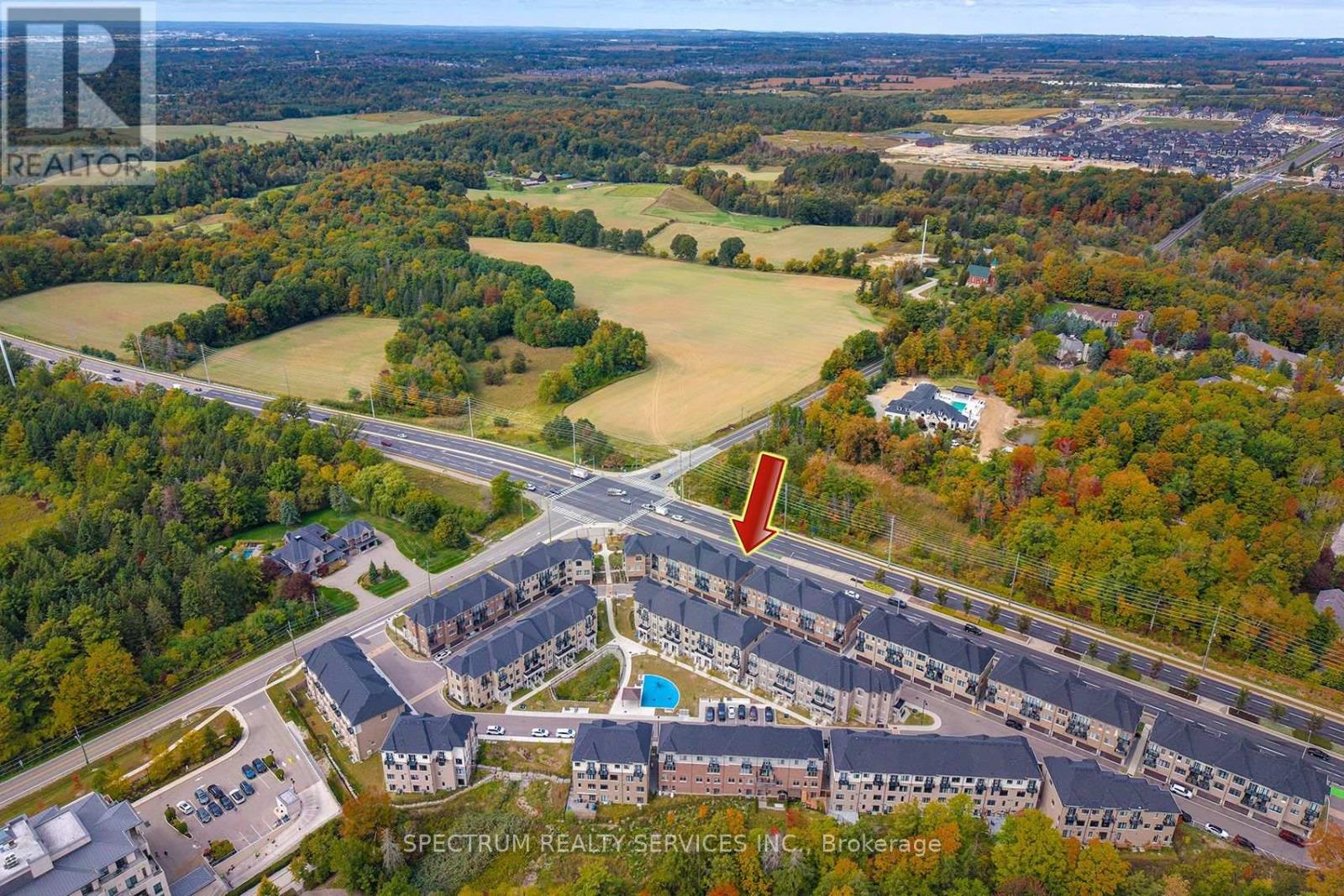 110 DE LA ROCHE DRIVE - 39