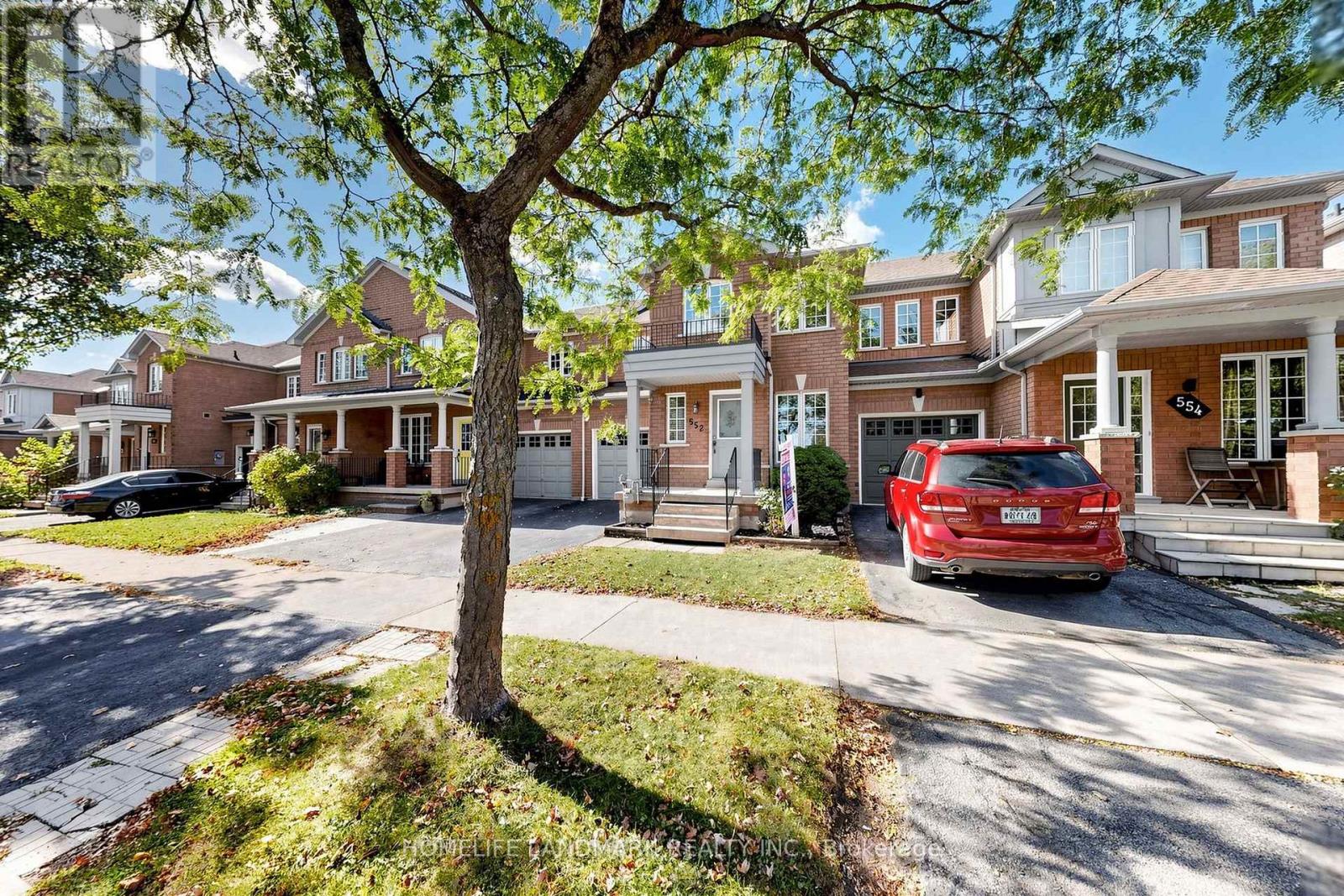 552 Thelma Street, Burlington, ON photo 2