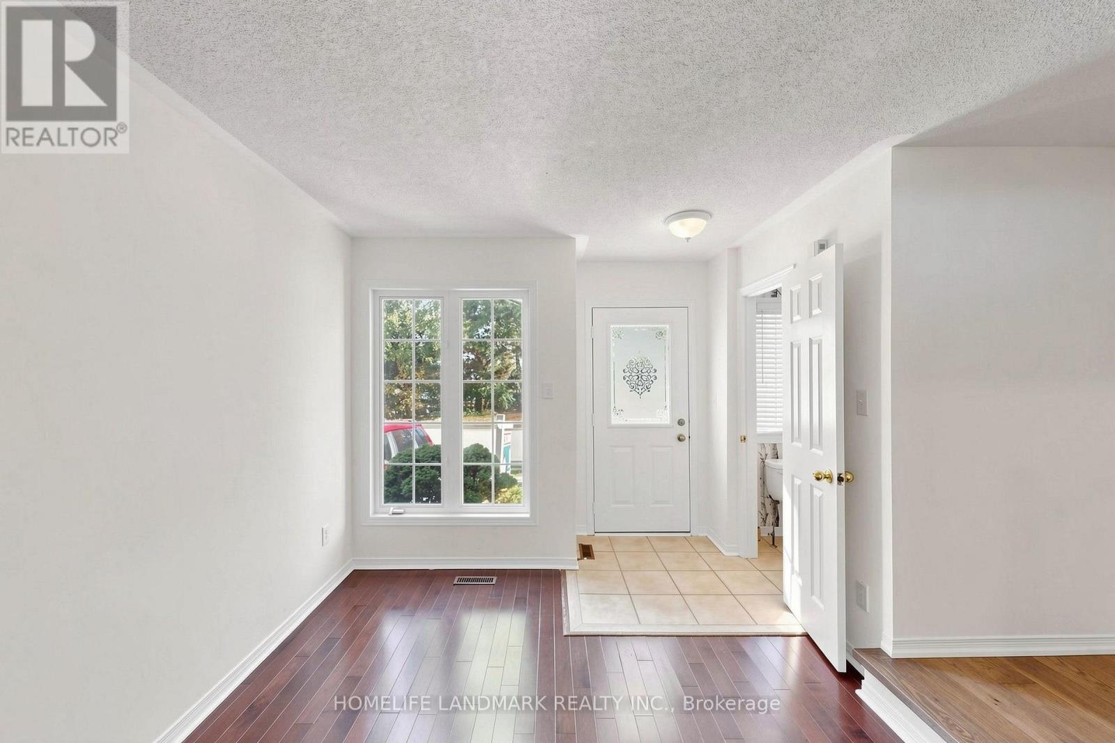 552 Thelma Street, Burlington, ON photo 3