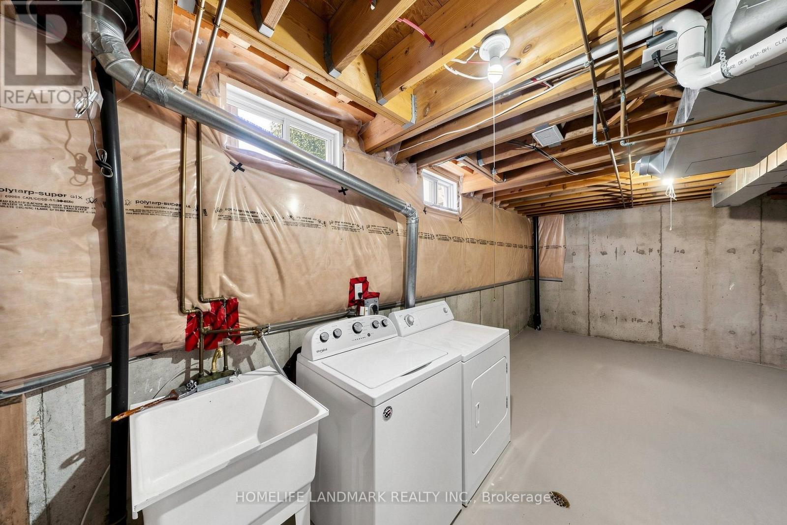 552 THELMA STREET - 47