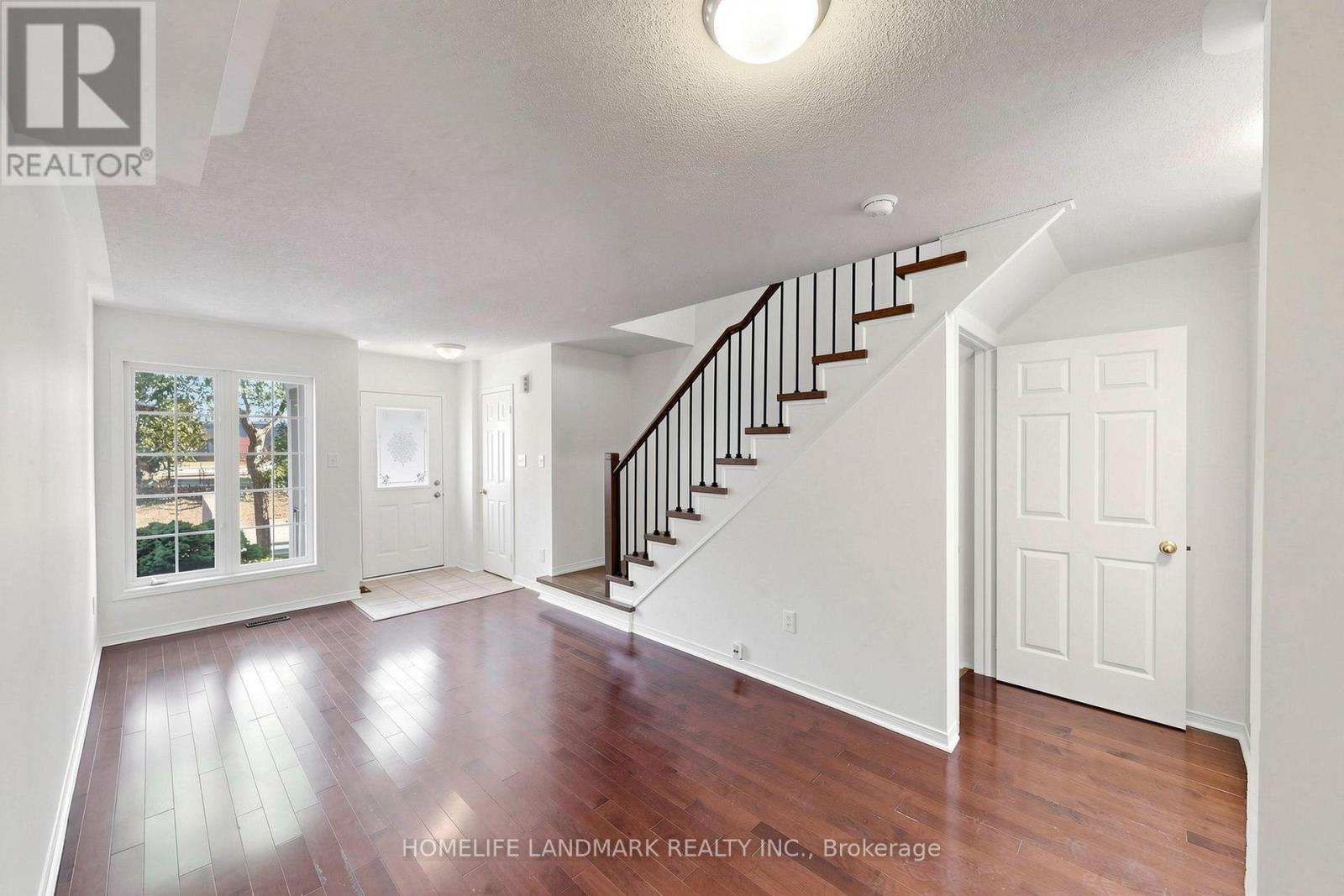 552 Thelma Street, Burlington, ON photo 5