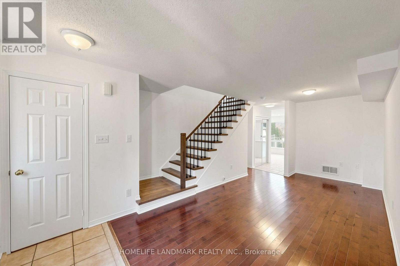 552 Thelma Street, Burlington, ON photo 7