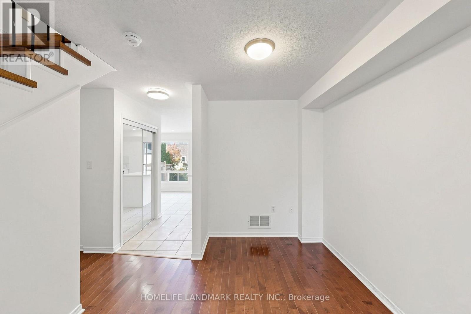 552 Thelma Street, Burlington, ON photo 8