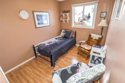 18 Mcmullen Crescent, Winnipeg, MB R2C3W9 Photo 14