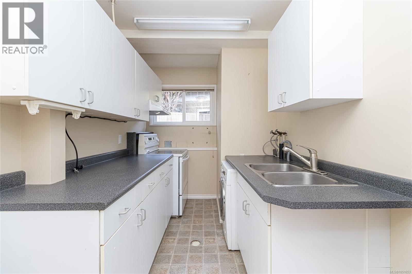 7956 Arthur Dr - 33
