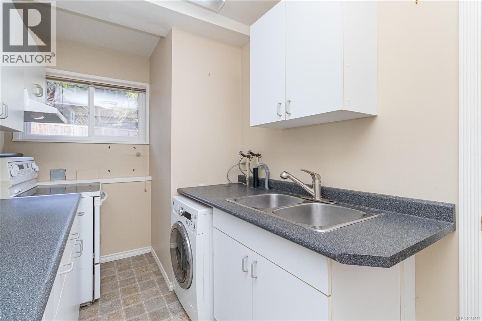 7956 Arthur Dr - 34