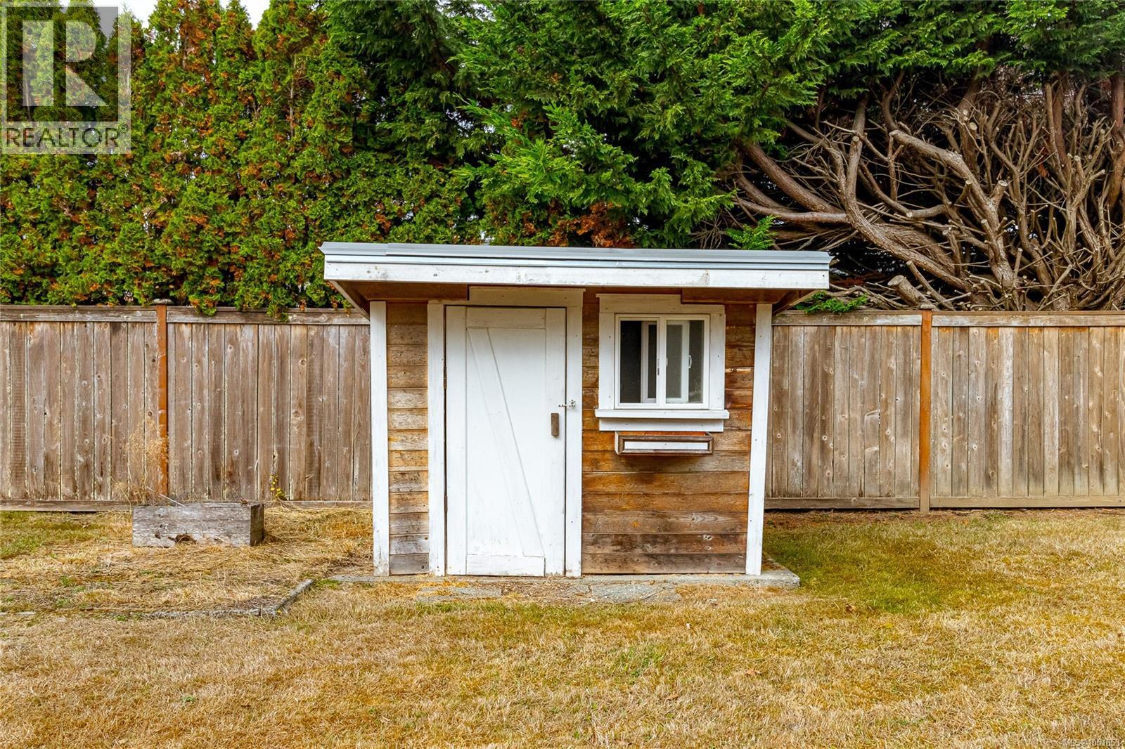 7956 Arthur Dr - Image 54