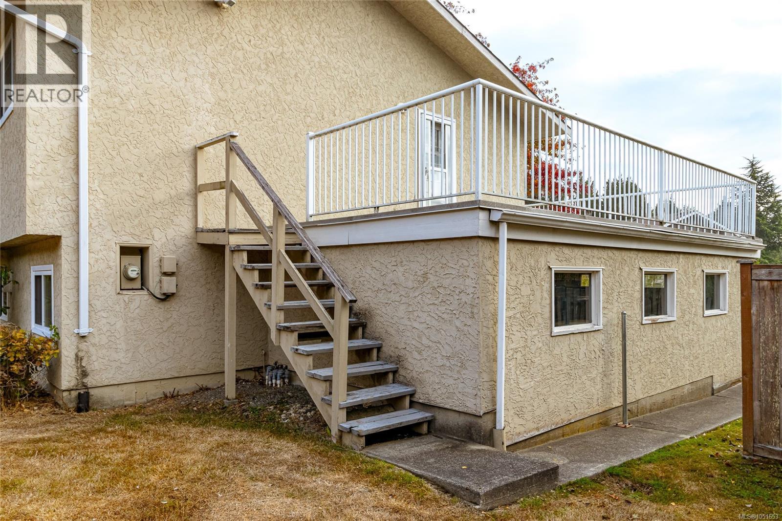 7956 Arthur Dr - 55